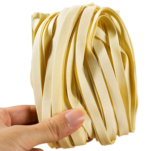 Быстрое приготовление широкой плоской мгновенной яичной лапши с низким содержанием жира вкусная раменная суп фабрика