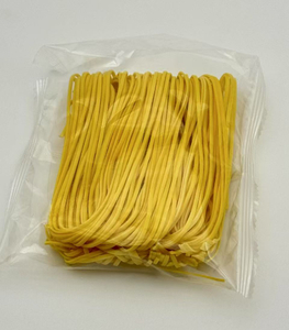 Лиджи не жареная желтая густая лапша быстро приготовленная на заводе с лапшой. Оптовая китайская лапша